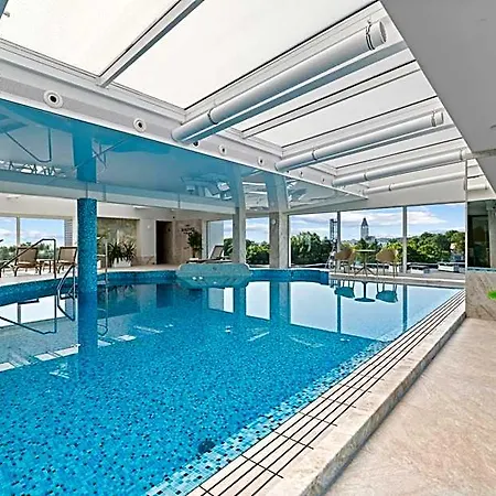 Hotel Maloves &