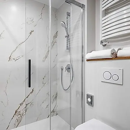 Hotel Maloves &