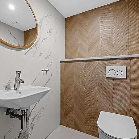 Hotel Maloves & 4*